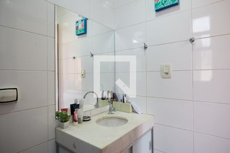 Banheiro da Suíte de apartamento à venda com 2 quartos, 140m² em Sagrada Família, Belo Horizonte