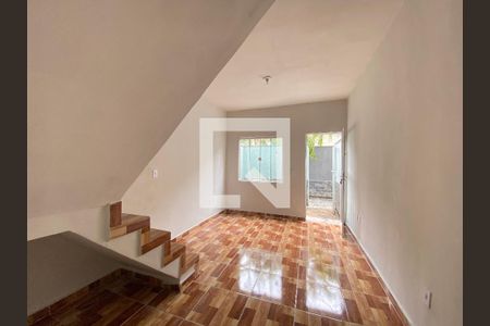 Sala de casa para alugar com 2 quartos, 68m² em Piedade, Rio de Janeiro