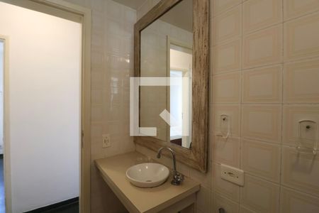 Apartamento para alugar com 200m², 4 quartos e 2 vagas Apartamento para alugar com 200m², 4 quartos e 2 vagasBanheiro Social 2