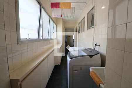 Apartamento para alugar com 200m², 4 quartos e 2 vagas Apartamento para alugar com 200m², 4 quartos e 2 vagasÁrea de Serviço