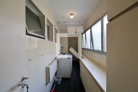 Apartamento para alugar com 200m², 4 quartos e 2 vagas Apartamento para alugar com 200m², 4 quartos e 2 vagasÁrea de Serviço