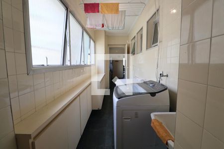 Apartamento para alugar com 200m², 4 quartos e 2 vagas Apartamento para alugar com 200m², 4 quartos e 2 vagasÁrea de Serviço