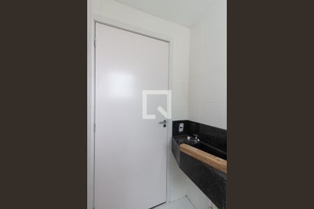 Banheiro de apartamento para alugar com 2 quartos, 42m² em Vila Lourdes, São Paulo