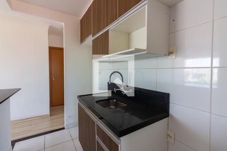 Cozinha de apartamento para alugar com 2 quartos, 54m² em Quitaúna, Osasco