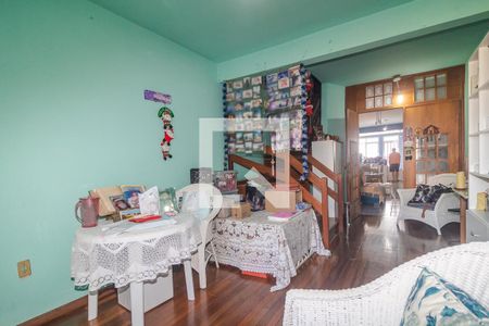 Sala de casa à venda com 3 quartos, 420m² em Partenon, Porto Alegre