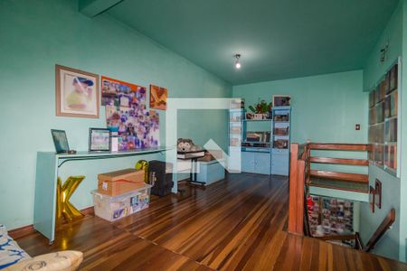 Sala do segundo andar de casa à venda com 3 quartos, 420m² em Partenon, Porto Alegre