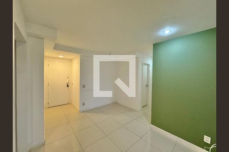 Sala de apartamento à venda com 2 quartos, 71m² em Barra da Tijuca, Rio de Janeiro