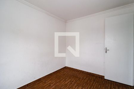 Quarto 1 de apartamento para alugar com 2 quartos, 45m² em Jardim Mirna, Taboão da Serra