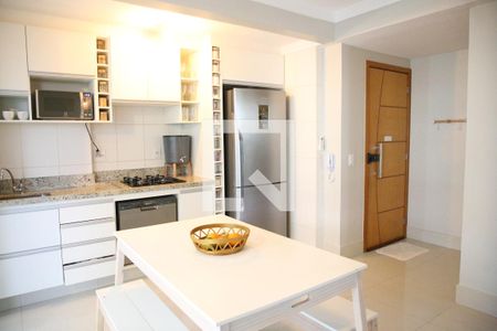 Sala/Cozinha de apartamento para alugar com 3 quartos, 75m² em Setor Bueno, Goiânia