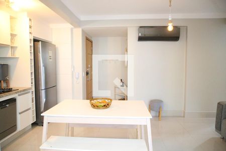 Sala/Cozinha de apartamento para alugar com 3 quartos, 75m² em Setor Bueno, Goiânia