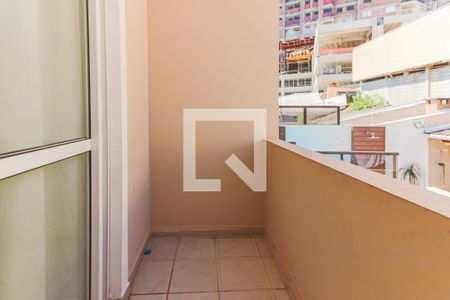 Varanda de casa à venda com 3 quartos, 200m² em Cipava, Osasco