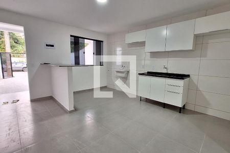 Sala/Quarto/Cozinha de casa para alugar com 1 quarto, 45m² em Parque Equitativa, Duque de Caxias