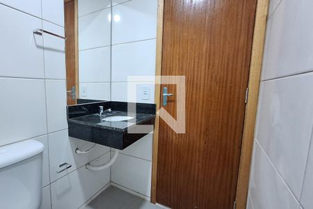 Banheiro de casa para alugar com 1 quarto, 45m² em Parque Equitativa, Duque de Caxias