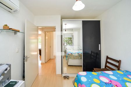 Quarto 1 de apartamento à venda com 2 quartos, 52m² em Jardim Itu, Porto Alegre