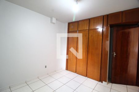 Quarto 2 - Suíte de apartamento para alugar com 2 quartos, 72m² em Nossa Senhora Aparecida, Uberlândia