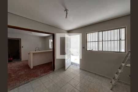 Sala de casa para alugar com 4 quartos, 200m² em Parque Alves de Lima, São Paulo