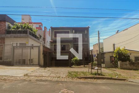 Casa à venda com 202m², 4 quartos e 3 vagas Casa à venda com 202m², 4 quartos e 3 vagasFachada