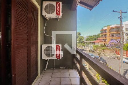 Casa à venda com 202m², 4 quartos e 3 vagas Casa à venda com 202m², 4 quartos e 3 vagasQuarto 3 - Varanda