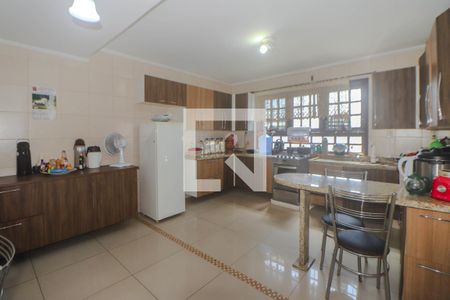 Casa à venda com 202m², 4 quartos e 3 vagas Casa à venda com 202m², 4 quartos e 3 vagasCozinha