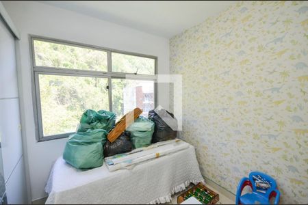 Quarto de apartamento à venda com 2 quartos, 77m² em Grajaú, Rio de Janeiro