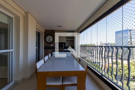 Varanda de apartamento para alugar com 3 quartos, 181m² em Cambuí, Campinas