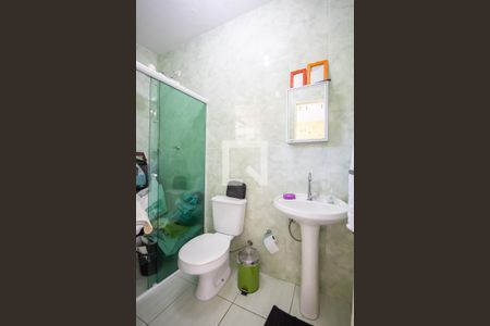 Casa à venda com 130m², 3 quartos e 3 vagas Casa à venda com 130m², 3 quartos e 3 vagasBanheiro de Serviço (Casa Principal)