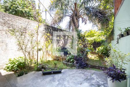 Casa à venda com 130m², 3 quartos e 3 vagas Casa à venda com 130m², 3 quartos e 3 vagasQuintal (Casa 1)