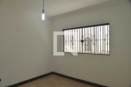 Casa à venda com 212m², 2 quartos e 2 vagasSala