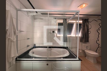 Casa para alugar com 500m², 4 quartos e 5 vagas Casa para alugar com 500m², 4 quartos e 5 vagasBanheiro da Suíte 1