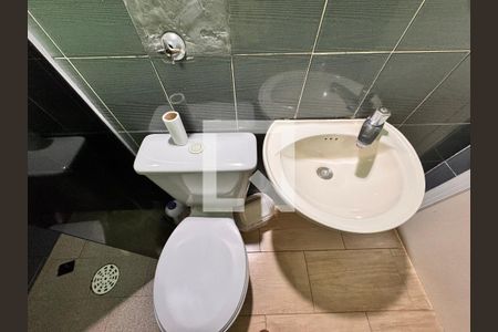 Casa para alugar com 500m², 4 quartos e 5 vagas Casa para alugar com 500m², 4 quartos e 5 vagasBanheiro 1