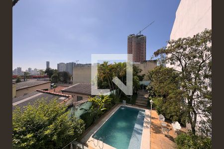 Casa para alugar com 500m², 4 quartos e 5 vagas Casa para alugar com 500m², 4 quartos e 5 vagasVista da suite 2