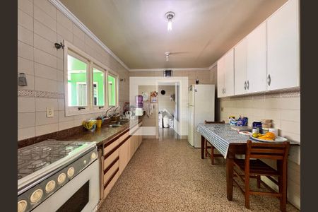 Casa para alugar com 500m², 4 quartos e 5 vagas Casa para alugar com 500m², 4 quartos e 5 vagasCozinha