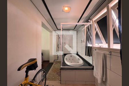 Casa para alugar com 500m², 4 quartos e 5 vagas Casa para alugar com 500m², 4 quartos e 5 vagasBanheiro da Suíte 1