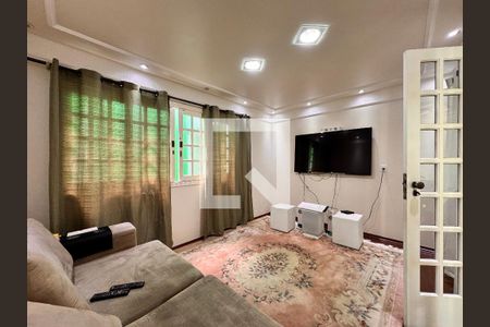 Sala de TV de casa à venda com 4 quartos, 300m² em Campestre, Santo André