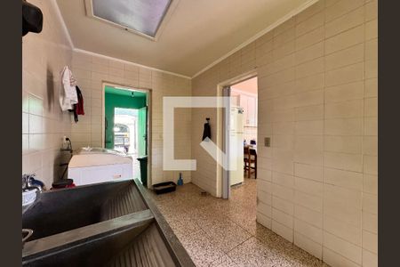 Casa para alugar com 500m², 4 quartos e 5 vagas Casa para alugar com 500m², 4 quartos e 5 vagasLavanderia