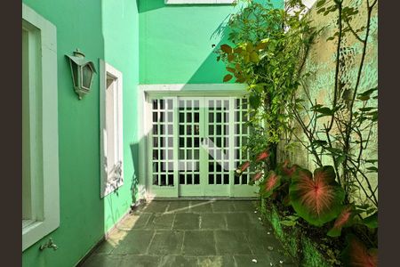 Casa para alugar com 500m², 4 quartos e 5 vagas Casa para alugar com 500m², 4 quartos e 5 vagasJardim de inverno