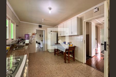 Casa para alugar com 500m², 4 quartos e 5 vagas Casa para alugar com 500m², 4 quartos e 5 vagasCozinha