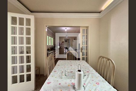 Casa para alugar com 500m², 4 quartos e 5 vagas Casa para alugar com 500m², 4 quartos e 5 vagasCozinha