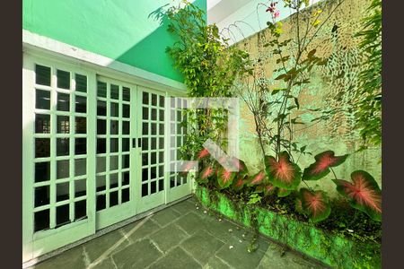 Casa para alugar com 500m², 4 quartos e 5 vagas Casa para alugar com 500m², 4 quartos e 5 vagasJardim de inverno