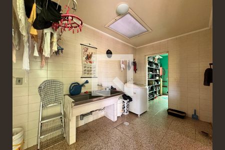 Casa para alugar com 500m², 4 quartos e 5 vagas Casa para alugar com 500m², 4 quartos e 5 vagasLavanderia