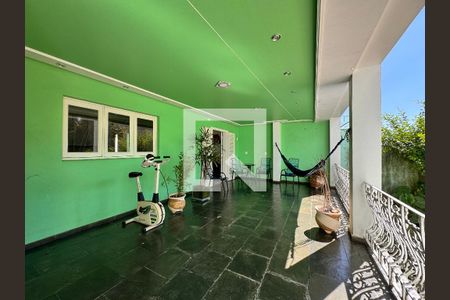 Casa para alugar com 500m², 4 quartos e 5 vagas Casa para alugar com 500m², 4 quartos e 5 vagasVaranda