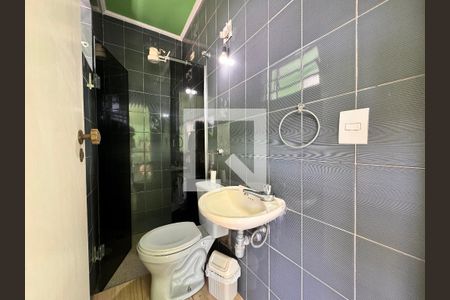 Casa para alugar com 500m², 4 quartos e 5 vagas Casa para alugar com 500m², 4 quartos e 5 vagasBanheiro 1