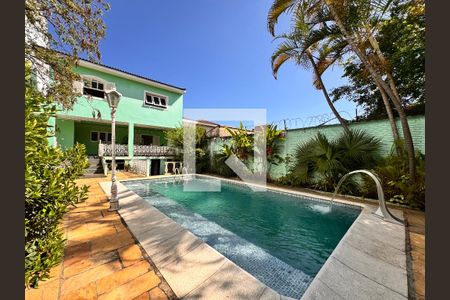 Casa para alugar com 500m², 4 quartos e 5 vagas Casa para alugar com 500m², 4 quartos e 5 vagasPiscina