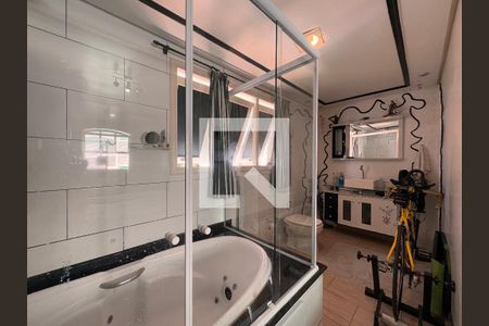Casa para alugar com 500m², 4 quartos e 5 vagas Casa para alugar com 500m², 4 quartos e 5 vagasBanheiro da Suíte 1