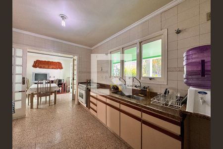 Casa para alugar com 500m², 4 quartos e 5 vagas Casa para alugar com 500m², 4 quartos e 5 vagasCozinha