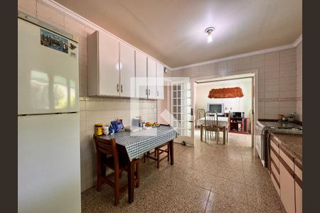Casa para alugar com 500m², 4 quartos e 5 vagas Casa para alugar com 500m², 4 quartos e 5 vagasCozinha