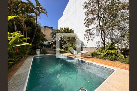 Casa para alugar com 500m², 4 quartos e 5 vagas Casa para alugar com 500m², 4 quartos e 5 vagasPiscina