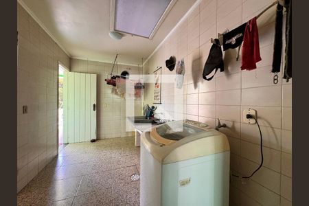 Casa para alugar com 500m², 4 quartos e 5 vagas Casa para alugar com 500m², 4 quartos e 5 vagasLavanderia