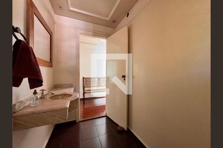 Casa para alugar com 500m², 4 quartos e 5 vagas Casa para alugar com 500m², 4 quartos e 5 vagasLavabo