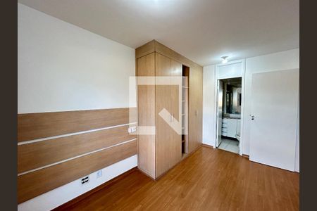 Suíte de apartamento para alugar com 2 quartos, 63m² em Vila Valqueire, Rio de Janeiro